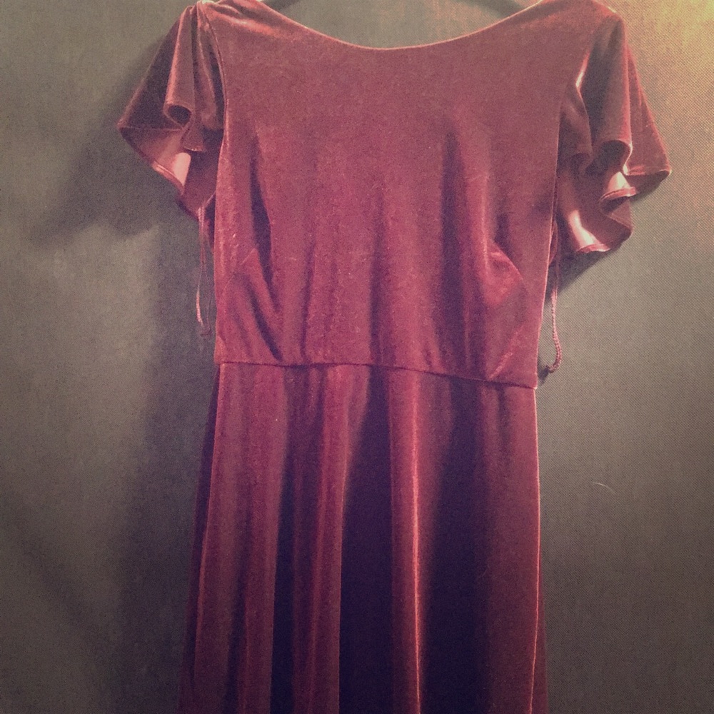 Velvet dress with ruffle back detail
